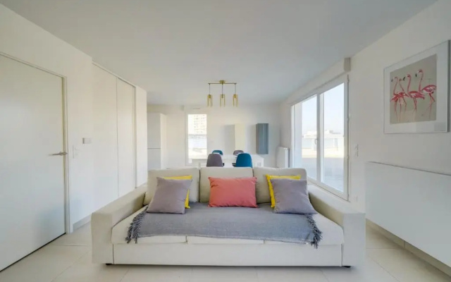 New apartment with terrace and parking
