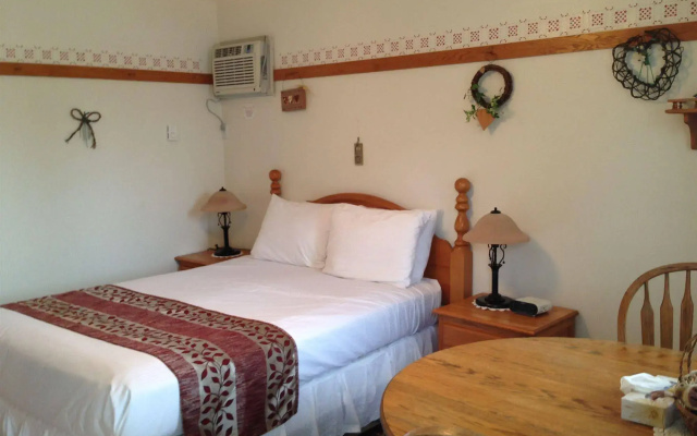 Empire Motel