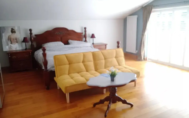 Tranquil Cabin Retreat in Llandovery
