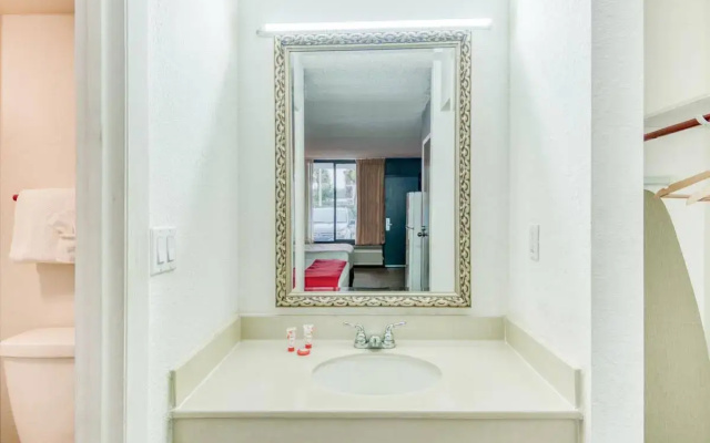 OYO Hotel Kissimmee West
