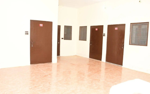 OYO 82799 Vr Hotels & Restaurants