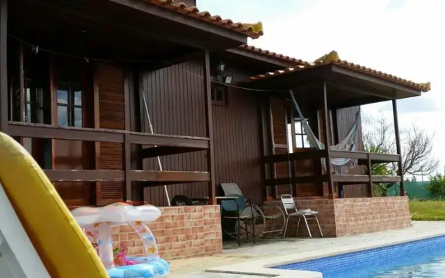 Wood house with swiming pool near Lisbon best beaches