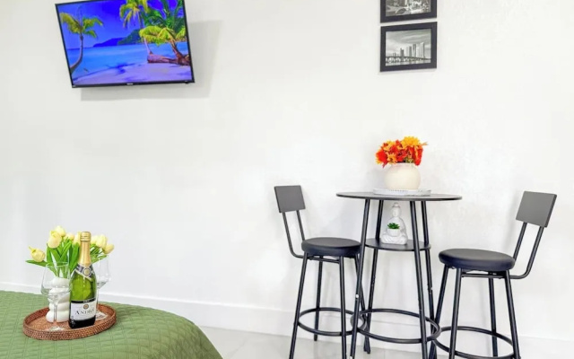 Luxury Suite Studio With Kitchen Spa Shower
