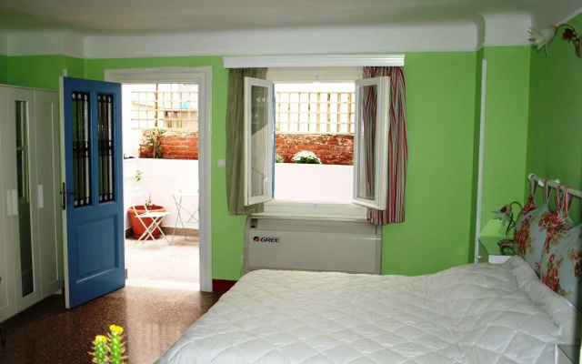 Athens Family Apartments