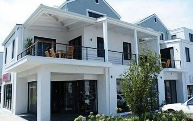Marine Square Luxury Suites