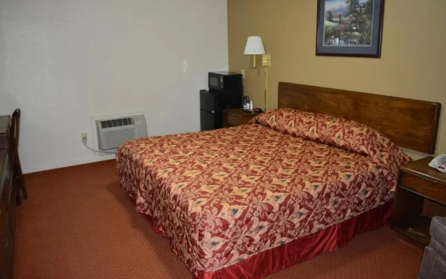 Travelers Inn
