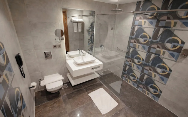 Phoenix Hotel and Wellness