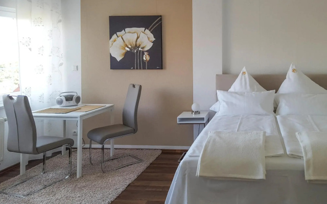 Large, Comfortable Holiday Villa, Private Garden