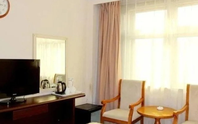 Zhuhui Business Hotel - Qingdao