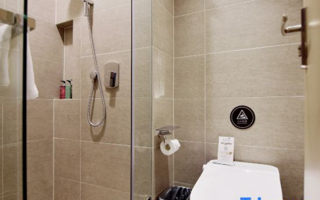 Homeinn Plus (Beijing Shangdi Anningzhuang Qinghe High-speed Railway Station)