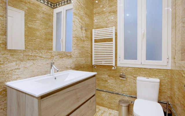 Wonderful 2 bedroom apartment perfect location . Chamberí