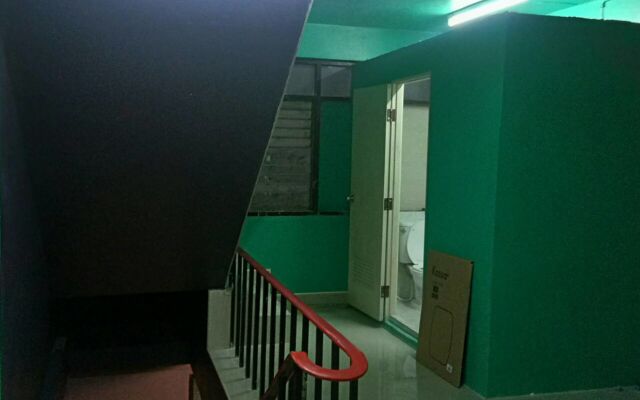 Отель Pattaya Backpackers - Adults Only вид на фасад