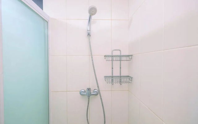Homey And Warm 1Br Apartment At Ambassade Kuningan
