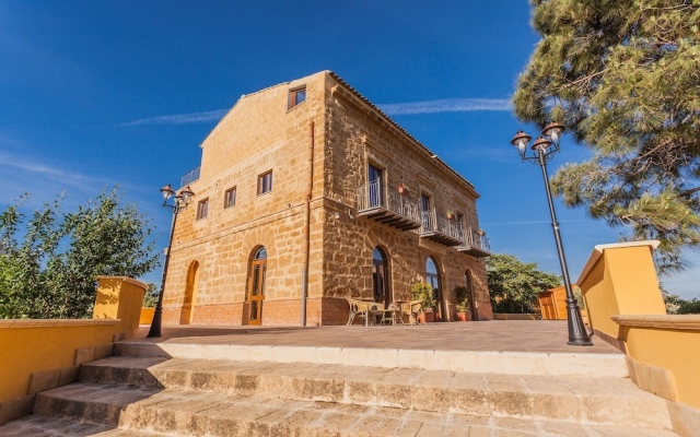Отель B&B Il Casale di Federico Агридженто вид на фасад