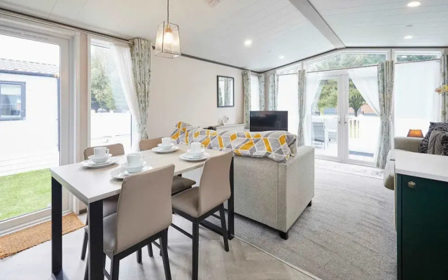 Host Stay Teejay s Lodge