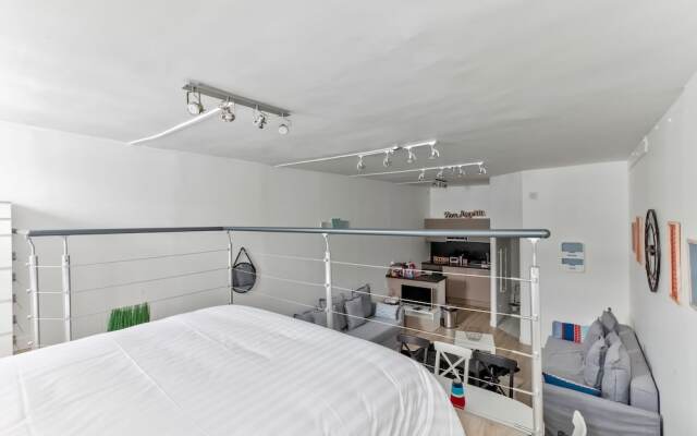 Отель 33 - Flat Av des Champs-Élysées Франция, Париж - отзывы, цены и фото номеров - забронировать отель 33 - Flat Av des Champs-Élysées онлайн комната для гостей
