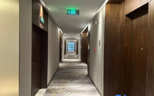 Ying Shan Hong Jinling Grand Hotel