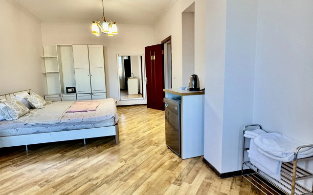 Guest rooms · Tbilisi — photo 21