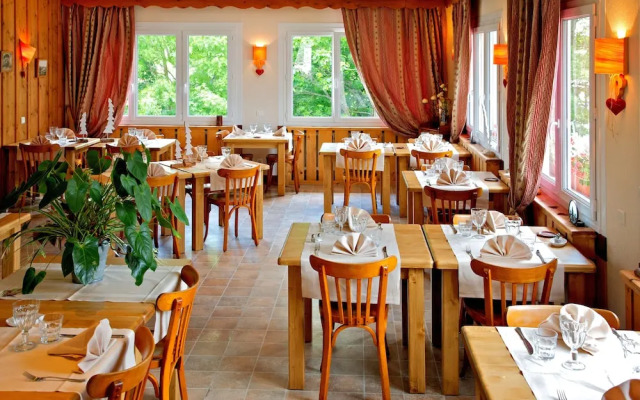 Logis Hôtel les Arobiers
