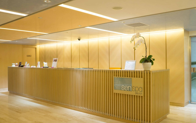 HUALUXE Shanghai Twelve at Hengshan by IHG