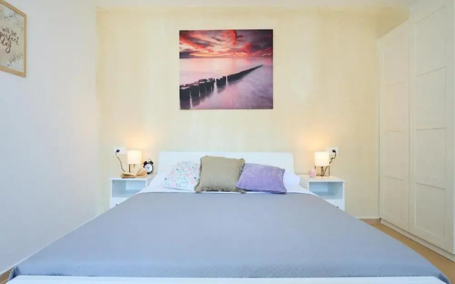 Palm Tree Apartments
