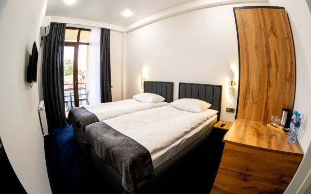 Standard Double room (full double bed) · Hotel Urban Blis — photo 3
