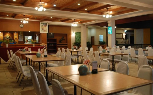 Victory Park Golf & Country Club(วิคตอรี่ พาร์ค กอล์ฟ แอนด์ คันทรี คลับ)