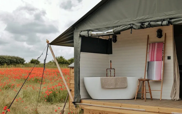 Safari Tent in Stiffkey Valley With Fire Pit