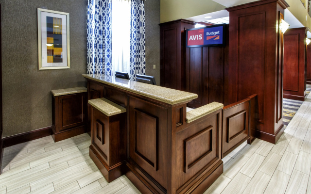 Hampton Inn & Suites Staten Island