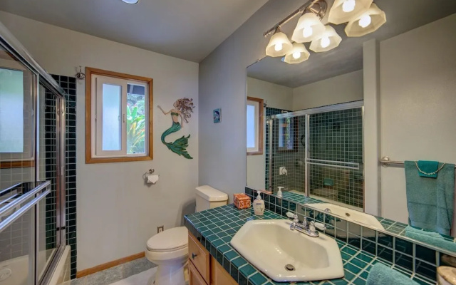 Hale Hamakua 3 Bedroom Home by RedAwning