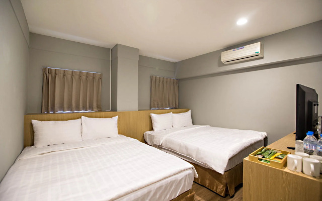 Traveller-Inn Day Moon Hotel