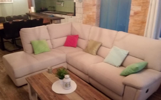 Apartment Tanja - comfortable and close to the sea A1 Tisno, Island Murter