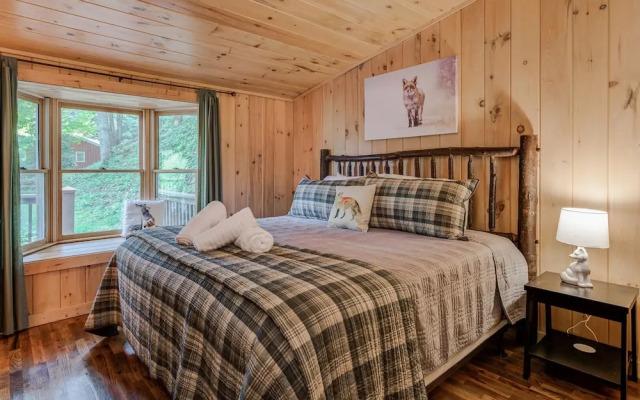 Treehouse Falls - 2 Br Home