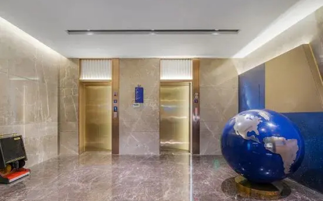 Lihao Holiday Hotel (Jinan Tangye Subway Station Century Avenue)