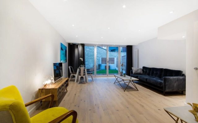 Modern Oasis Apartment
