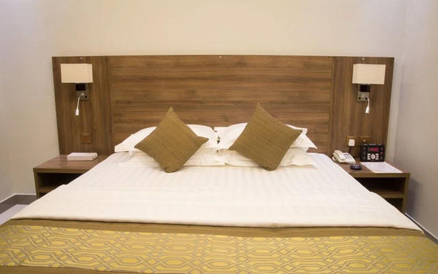 Gold Hotel