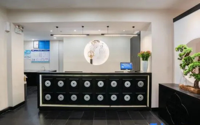 G Joyful Pujian Hotel (Kunming Cuihu Yunnan University)