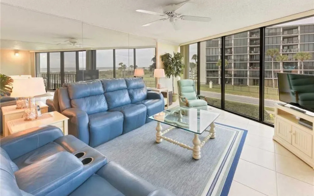 Captains Quarters 218 - Two Bedroom Condo