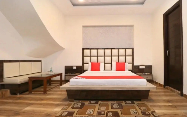 Unique House by OYO Rooms