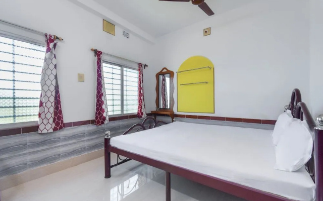 Spot on 46657 Sharav Chandra'S Hotel