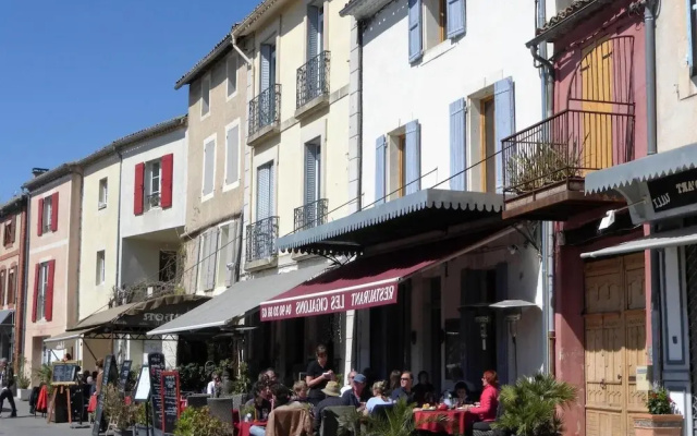 Sunny Provence Home With Terrace