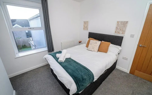 Spacious 3 Bed Home in the Heart of Swansea