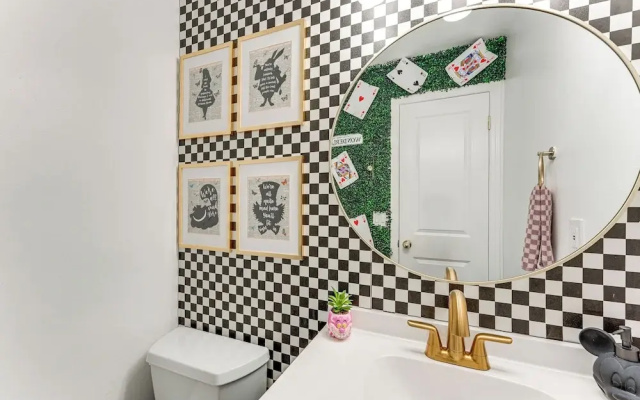Disney-themed Home: Swim, BBQ & Explore Kissimmee!
