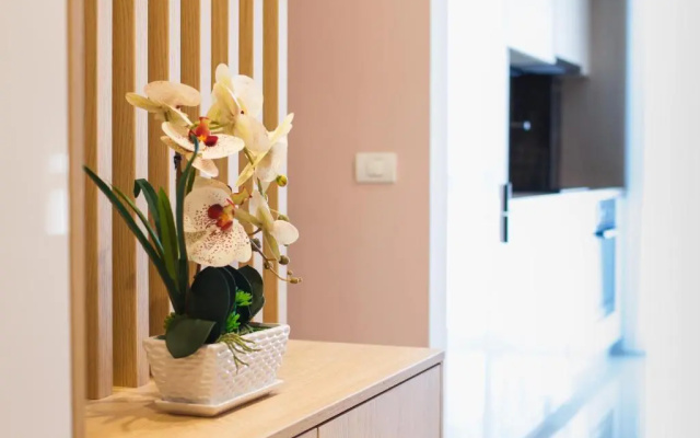 Romantic getaway at West Residence