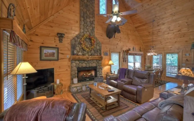 Moose Crossing Lodge