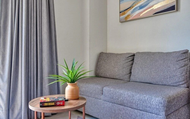 Cozy Studio -private Balcony - Pool - Gym