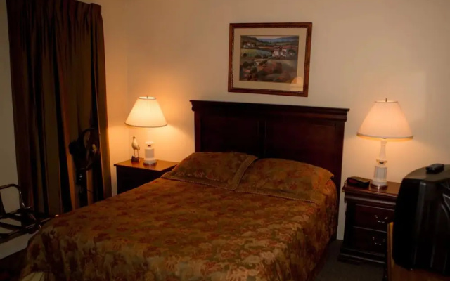 Lamplighter Suites