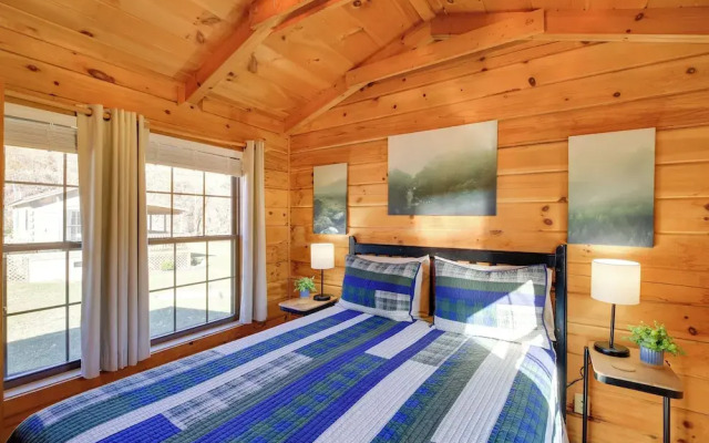 Pet-friendly Damascus Cabin w/ Deck & Mtn Views!