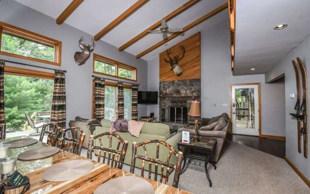 Lazy Bass Lodge