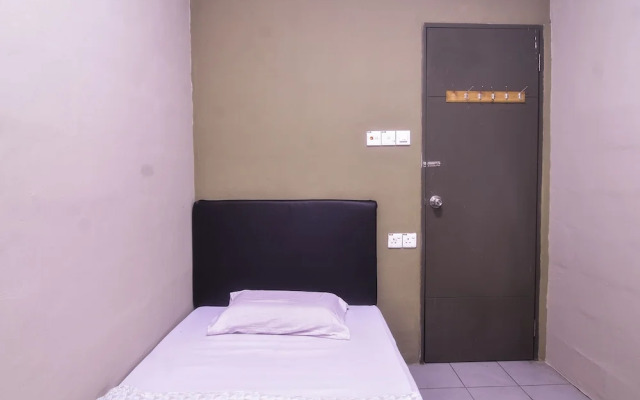 OYO 89630 Hilltop Room